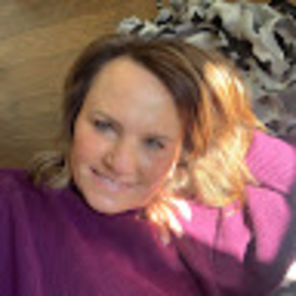 Meet your Posher, Angie - Picture 1 of 1